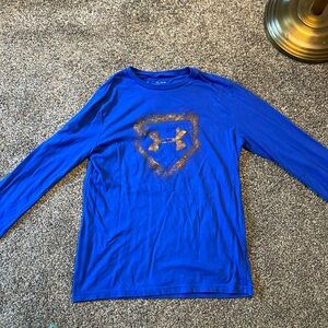 Boys under armour long sleeved tee shirt